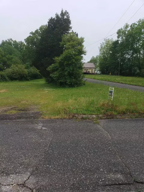 19 S 12th St, Lanett, AL 36863
