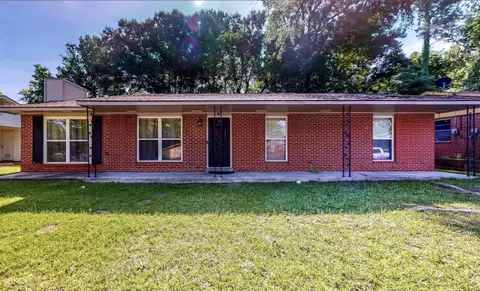 906 Pembrook Dr, Columbus, GA 31907