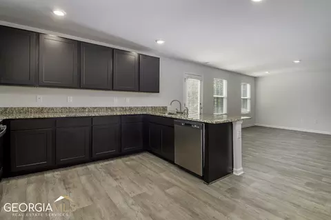 1068 Bluecoat Cir, Hampton, GA 30228 photo 5