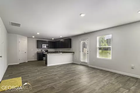 1068 Bluecoat Cir, Hampton, GA 30228 photo 6