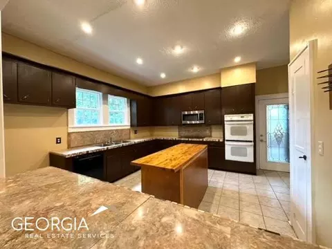 304 N Lanier St, Lyons, GA 30436 photo 9