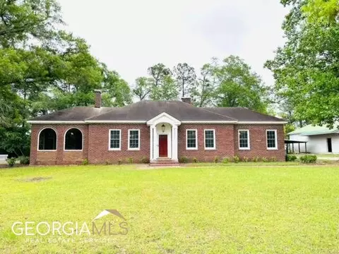 304 N Lanier St, Lyons, GA 30436 photo 2