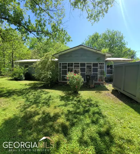 47 Curran St, Summerville, GA 30747