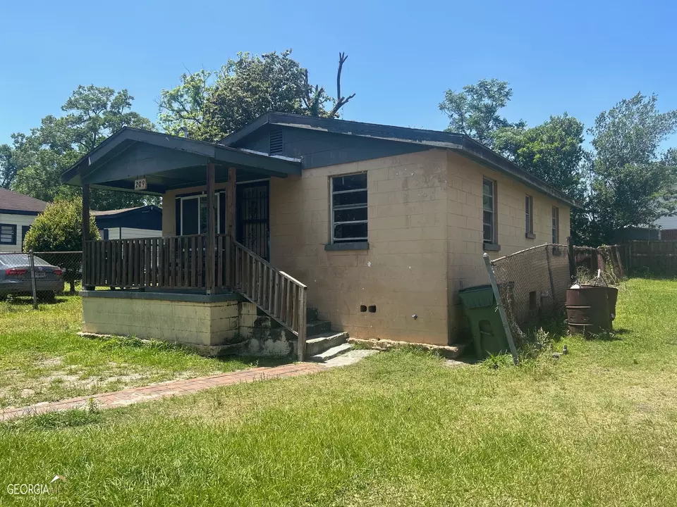  209 Baker St, Savannah, GA 31415 photo 3