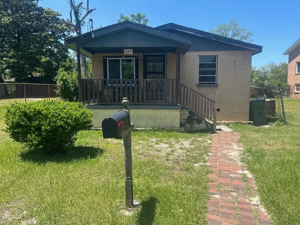  209 Baker St, Savannah, GA 31415 photo 1