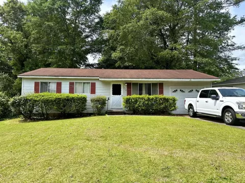 1250 Pineglen Dr, Riverdale, GA 30296