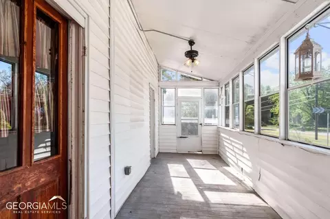 25 E Georgia Ave, Comer, GA 30629 photo 3