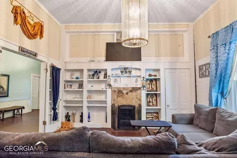 25 E Georgia Ave, Comer, GA 30629 photo 7