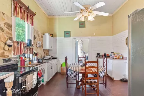 25 E Georgia Ave, Comer, GA 30629 photo 6