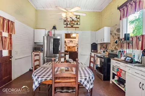25 E Georgia Ave, Comer, GA 30629 photo 8