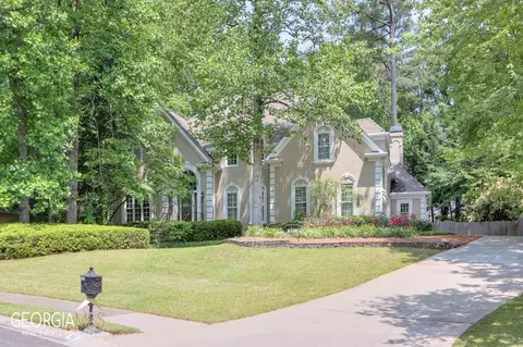 82 Gatewood Dr, Marietta, GA 30068