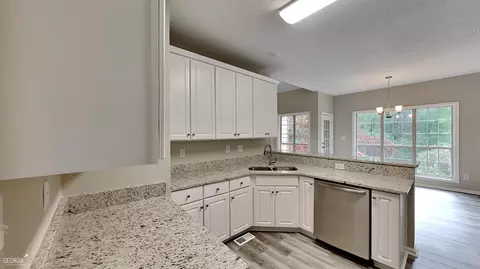 546 Oak Trl, Hampton, GA 30228 photo 4