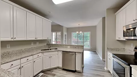 546 Oak Trl, Hampton, GA 30228 photo 3