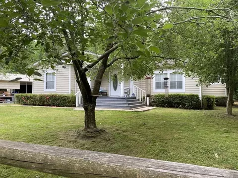 246 Sunrise Ln, Chatsworth, GA 30705