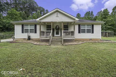 521 Mountain Creek Dr, Maysville, GA 30558