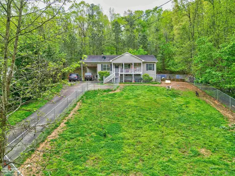 231 SE Dr Moore Rd SE, Silver Creek, GA 30173