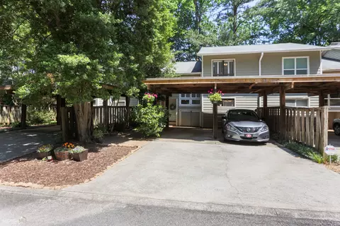 2102 Clairmeade Valley Rd NE, Atlanta, GA 30329