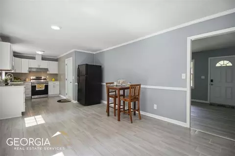 5954 Malibu Dr, Morrow, GA 30260 photo 7