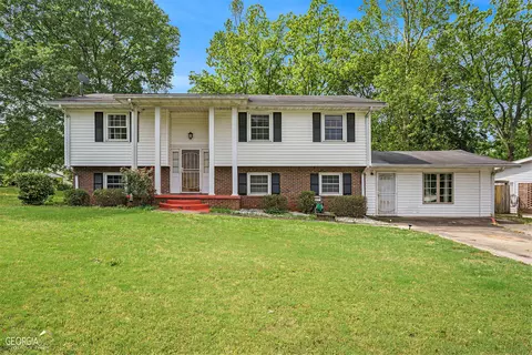 8243 Valley Stream Dr, Jonesboro, GA 30236