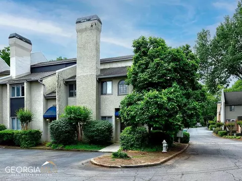 501 Roswell Landings Dr, Roswell, GA 30075
