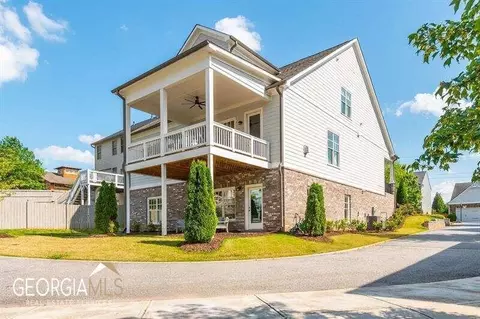 1710 Grand Oaks Dr, Woodstock, GA 30188