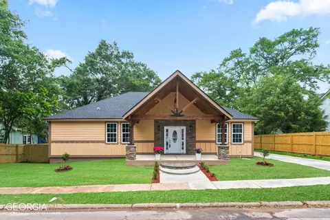 202 Royal Ave, Hogansville, GA 30230