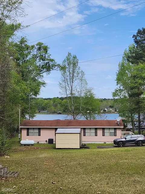 126 Village Ln, Sparta, GA 31087