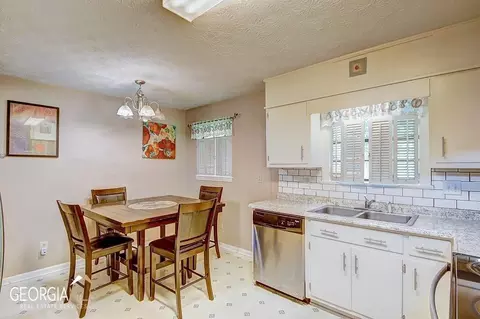 6595 Cameron Rd, Morrow, GA 30260 photo 6