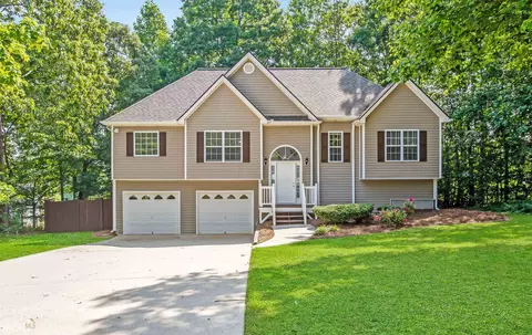 81 Glen Ridge Dr, Villa Rica, GA 30180