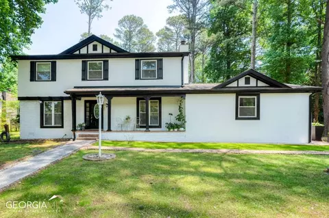 868 Regency Ct, Lawrenceville, GA 30044