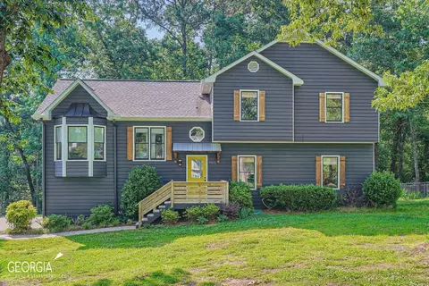 1905 Woodberry Ct, Canton, GA 30115
