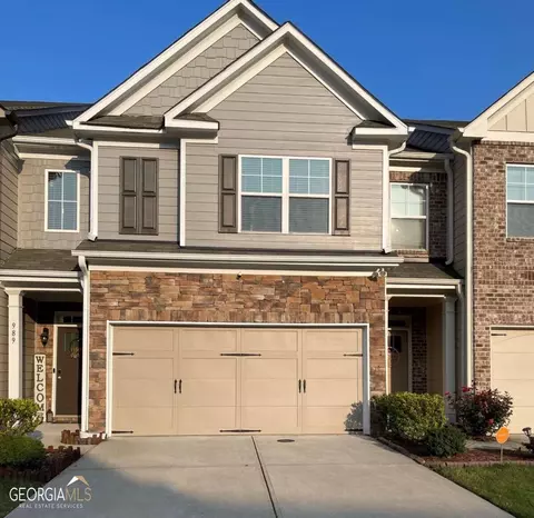 989 Arbor Crowne Dr, Lawrenceville, GA 30045