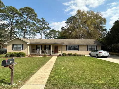 2810 Leanne Dr #26, Tifton, GA 31793