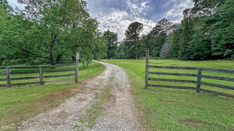 4328 W Point Rd, Lagrange, GA 30240 photo 2