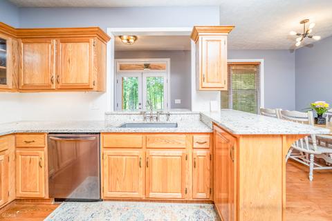 4328 W Point Rd, Lagrange, GA 30240 photo 11