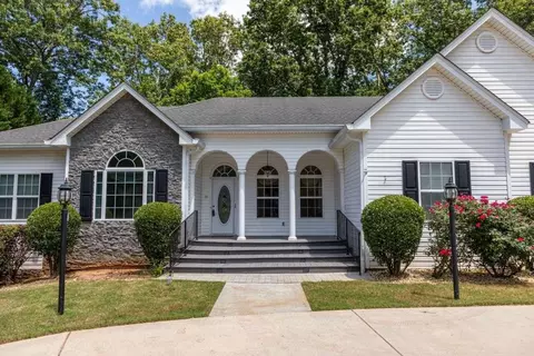 268 Nestlebrooke Dr, Dawsonville, GA 30534