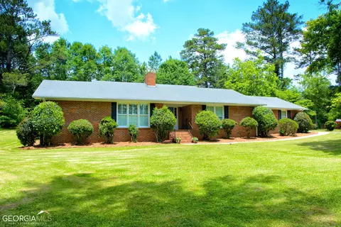 122 Canterbury Dr, Carrollton, GA 30117