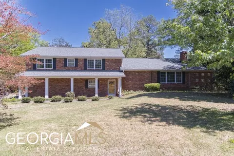 11 Featherston Dr, Newnan, GA 30263