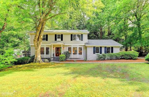 2349 Leisure Lake Dr, Dunwoody, GA 30338