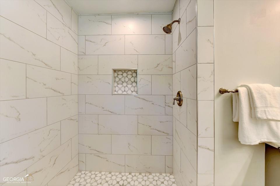  2349 Leisure Lake Dr, Dunwoody, GA 30338 photo 37