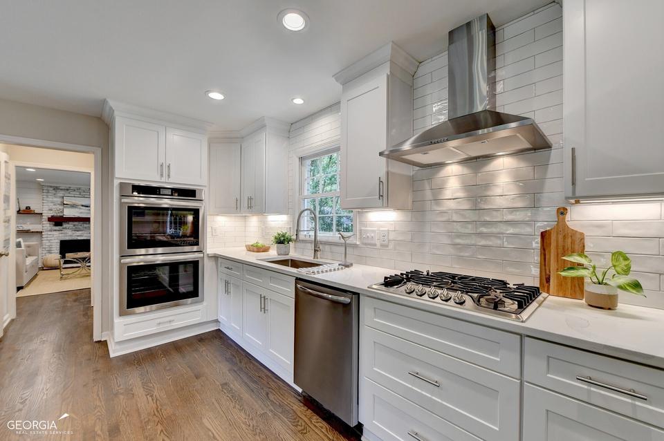  2349 Leisure Lake Dr, Dunwoody, GA 30338 photo 17
