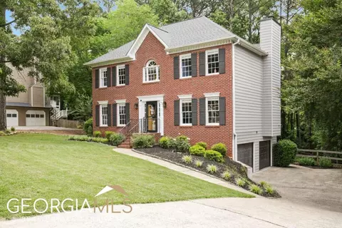 4940 Willow Creek Dr, Woodstock, GA 30188