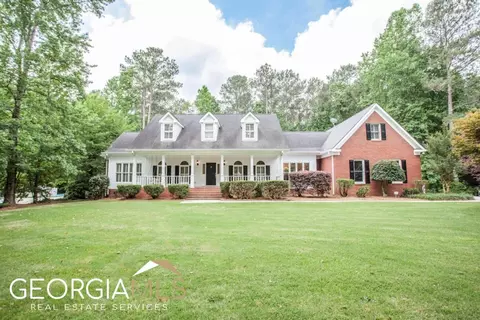 259 Hidden Lakes Dr, Carrollton, GA 30116