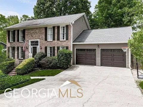 2495 Castle Ln NE, Marietta, GA 30062