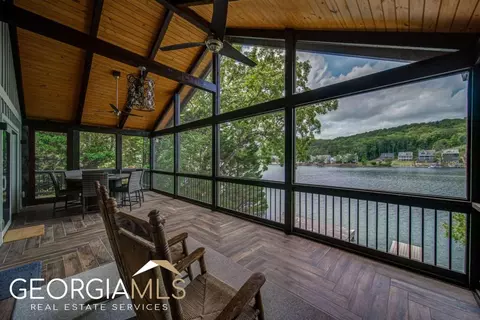 215 Narrows Dr, Waleska, GA 30183