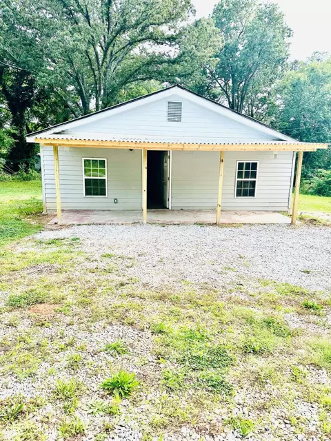 1098 Wade Dr, Gainesville, GA 30501