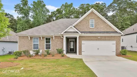 7341 Jennadee Dr, Fairburn, GA 30213