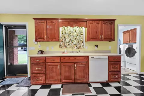 41 Walton Rd, Hinesville, GA 31313 photo 8