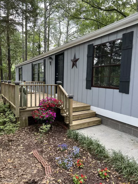 2980 Broadnax Dr, Loganville, GA 30052