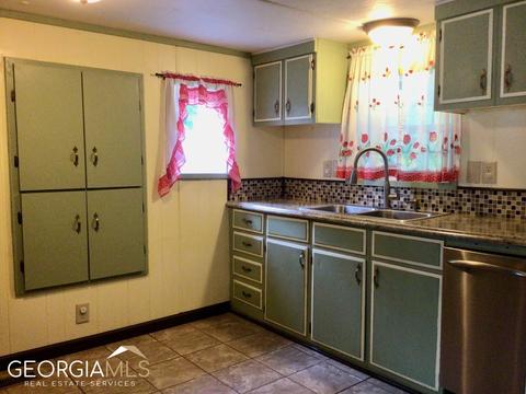 250 E Pine St, Cornelia, GA 30531 photo 7